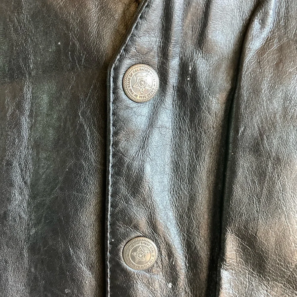 Roper black leather vest with snaps large size 2 outside pockets 1 inside pocket